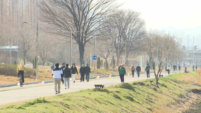 대체로 맑고 포근‥ 큰 일교차 주의